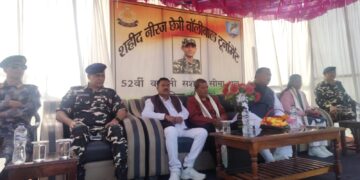 अररिया – कार्यक्रम के शुभारंभ में ‘शहीद नीरज छेत्री’ के छायाचित्र पर पुष्प अर्पित कर किया गया।