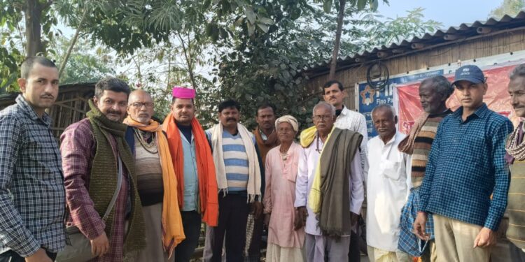 भाजपा कार्यकर्ताओं ने मंडल अध्यक्ष घनश्याम चौधरी को किया सम्मानित।