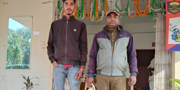 रानीगंज – 15 लीटर अंग्रेजी शराब के साथ एक व्यक्ति को किया गिरफ्तार।