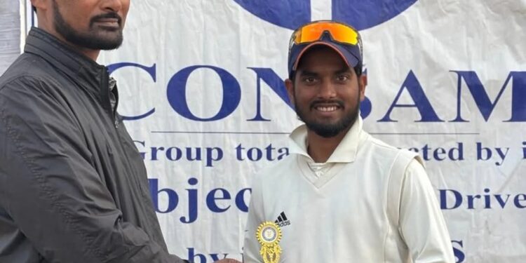 स्थानीय अररिया कॉलेज स्टेडियम मे 34वाँ भागीरथी गंगा जिला क्रिकेट लीग ( कॉनसम ट्रॉफी ) का 42 वाँ मैच एसीए रेड और इंडस स्पोर्टिंग क्लब क्लब के बीच खेला गया ।