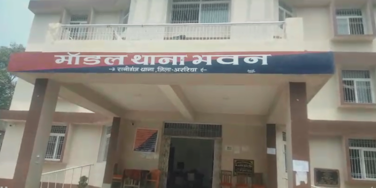 सीएसपी संचालक से बदमाशों ने दिन दहाडे 2. 41 हजार की लूटे