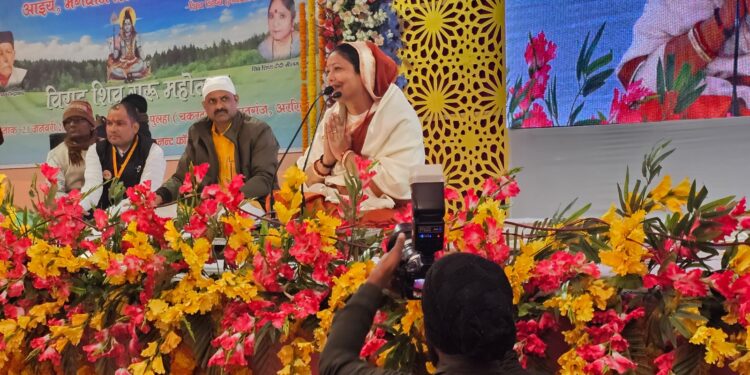 शिव शिष्यों का उमडा जनसैलाब।बरखा आनंद ने कहां शिव दिलो मे बसते है।