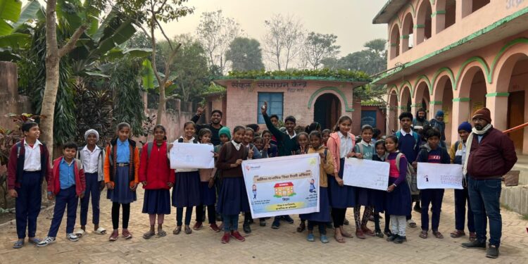 समाज के विकास हेतु लड़ियों का शिक्षित होना आवश्यक