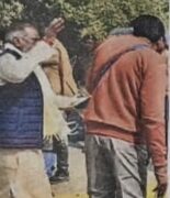 भागलपुर – सीएम आने की सूचना पर कवरेज करने पहुंचे दो पत्रकारों को अजय मंडल ने समर्थकों के साथ मिलकर पुलिस के सामने दौड़ा-दौड़ाकर पीटा; मोबाइल छीना, गाली-गलौज भी की