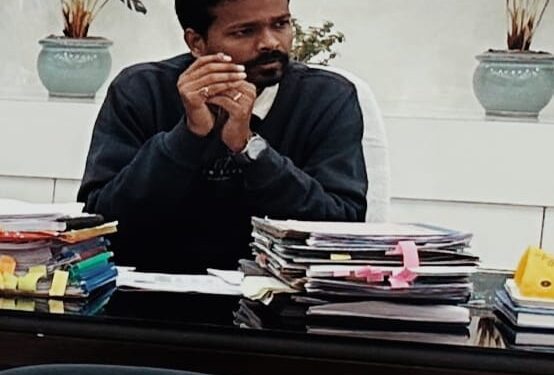 किशनगंज,बिहार -जन कल्याणकारी योजनाओं से संबंधित सकारात्मक उपलब्धि को अधिक से अधिक प्रचार प्रसार करने पर डीएम ने दिया विशेष बल