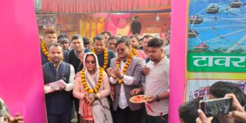 प्रखंड के माधोपुर स्थित महद्दीपुर वार्षिक मेला का भव्य शुभारंभ प्रखंड प्रमुख आशिया देवी ने फीता काटकर किया ।