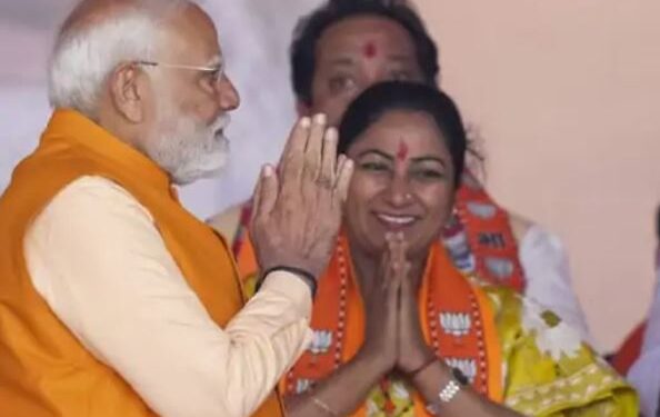 रेखा गुप्ता पहली बार विधायक बनीं, अब दिल्ली CM:RSS ने नाम बढ़ाया, आलाकमान की मंजूरी; महिला मुख्यमंत्री चुने, जाने की 3 वजहें