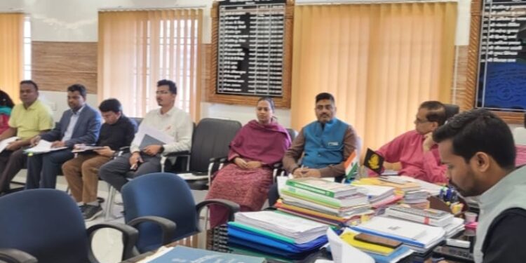 सभी विभागों के तकनीकी पदाधिकारियों की समीक्षात्मक बैठक संपन्न