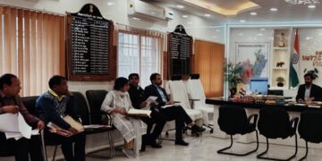 आईसीडीएस एवं सामाजिक सुरक्षा की समीक्षात्मक बैठक में पदाधिकारियों ने लिया भाग