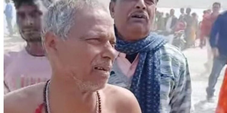 त्रिमूहानी घाट पर स्नान के दौरान डूबने के दौरान,भाई को बचाने के दौरान डूबा हुई मौत।