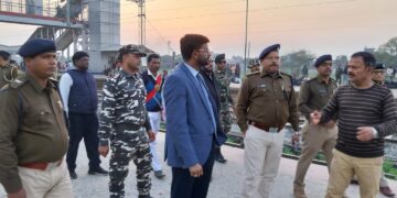 Araria – नई दिल्ली रेलवे स्टेशन पर हादसे से अररिया जिला प्रशासन ने ली सबका,जोगबनी स्टेशन पर यात्रियों की भीड़ को नियंत्रित करने के लिए की पहल