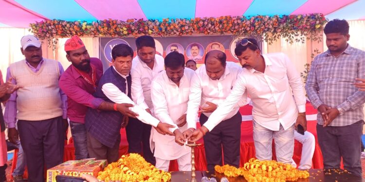 सुपौल – छातापुर में विकासशील इंसान पार्टी का कार्यकर्ता सम्मेलन, इस बार महागठबंधन की बनेगी सरकार राष्ट्रीय अध्यक्ष संतोष सहनी।