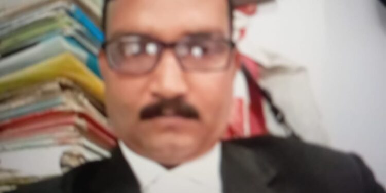 अररिया – दुखद : जिला अधिवक्ता संघ के सदस्य विकास कुमार (अधिवक्ता) का देहांत आज सुबह हो गया। ईश्वर उनकी आत्मा को शान्ति दे।