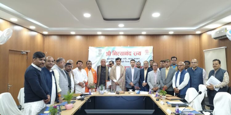 माननीय संसद ने तीस यक्ष्मा मरीजों को लिया गोद