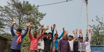 जर्जर तारों को लेकर जोरदार प्रदर्शन, जल्द समाधान नहीं तो आंदोलन की चेतावनी