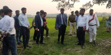 पलासी चौक पर वाहन चेकिंग अभियान के दौरान 566 बोतल रेशम लीची शराब व एक बाइक जप्त किया