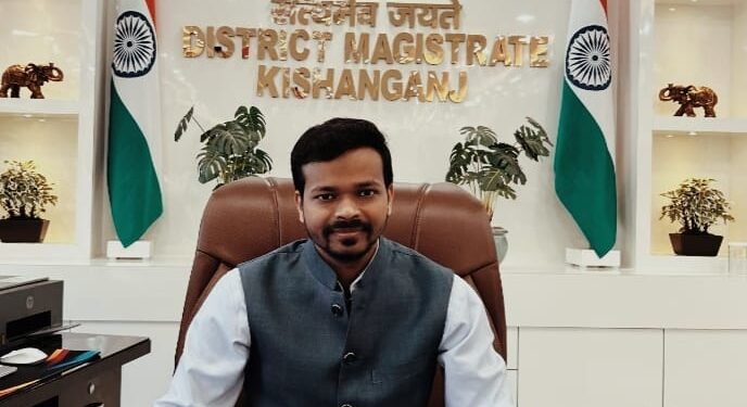 डीएम ने दिया नीलम पत्र पदाधिकारियों को आवश्यक कार्रवाई करने का निदेश