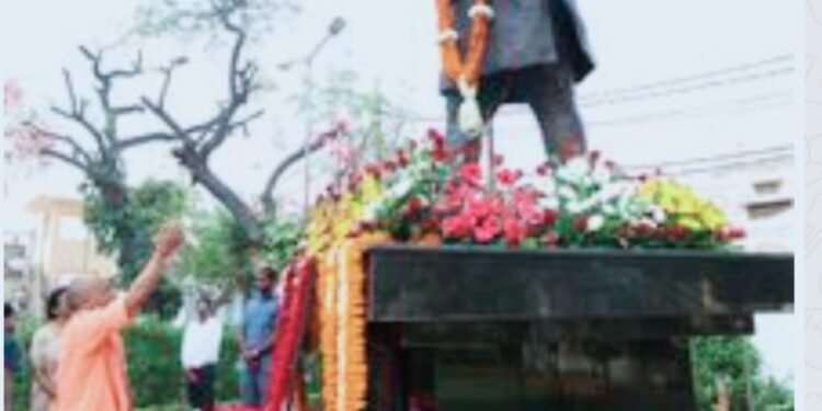 लखनऊ – उत्तर प्रदेश के मुख्यमंत्री रहे हेमवती नंदन बहुगुणा की पहली शादी के विषय में है बहुत कम जानकारी – पत्रकार राजकुमार सिंह