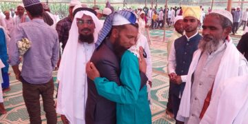 ईदगाह और मस्जिदों में शांतिपूर्ण ढंग से अदा की गई नमाज, अमन-चैन और तरक्की की मांगी दुआ