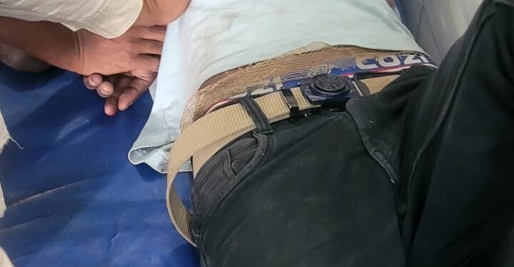 डुमरिया के पास सड़क हादसे में युवक गंभीर रूप से घायल