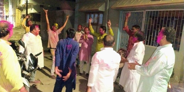 लोगों ने शांतिपूर्ण मनाया रंगो का त्योहार; होली पर प्रशासन रहा सतर्क