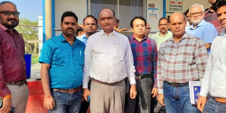 एईएस की तैयारियों को लेकर पटना से आई दो सदस्यीय टीम ने पीकू वार्ड का किया निरीक्षण