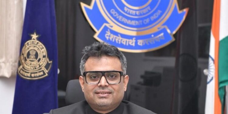 दिल्ली – पत्रकार परवेज आलम के IRS पुत्र शालिक परवेज बने MSME के निदेशक