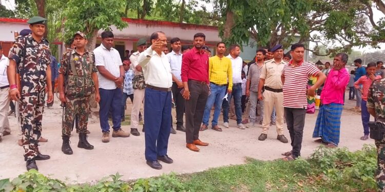 प्रखंड मुख्यालय का जिलाधिकारी ने किया औचक निरीक्षण, दी कई जरूरी दिशा-निर्देश