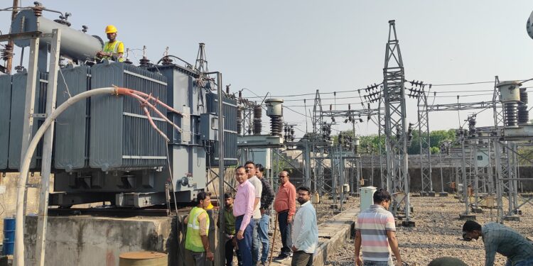 पावर सबस्टेशन में क्षमता वृद्धि, उपभोक्ताओं को मिलेगी मजबूत बिजली सेवा।