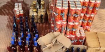 पूर्णिया – विदेशी शराब की बड़ी खेप के साथ एक युवक गिरफ्तार — के०हाट थाना पुलिस की बड़ी कार्रवाई