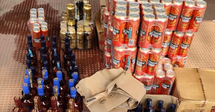 पूर्णिया – विदेशी शराब की बड़ी खेप के साथ एक युवक गिरफ्तार — के०हाट थाना पुलिस की बड़ी कार्रवाई