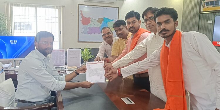 अररिया – बंगाल जल रहा है: वक्फ कानून के विरोध की आड़ में हिंदुओं पर कहर