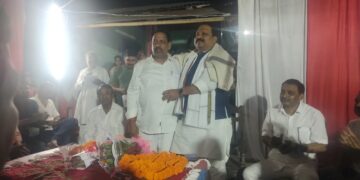 पीएम मोदी की सभा को ऐतिहासिक बनाने हेतु सांसद एवं आपदा मंत्री ने पलासी प्रखण्ड के जहानपूर में की बैठक आयोजित