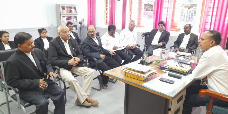 डीएलएसए सेक्रेटरी रोहित श्रीवास्तव ने एलएडीसी व अधिवक्ता संघ के अध्यक्षो संग की बैठक