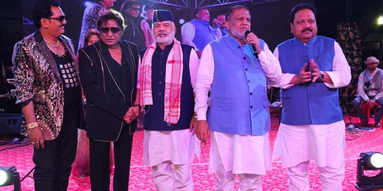 अररिया – बिहार में वर्ल्ड पीस हार्मनी के चेयरमैन डॉ. शकील सैफी का भव्य स्वागत, अभिनेत्री जयाप्रदा ने बढ़ाई कार्यक्रम की शोभा