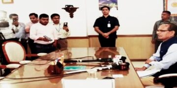 नई दिल्ली -भारत माता के चरणों में सर्वस्व न्यौछावर करने के लिए पूरा देश तत्पर है