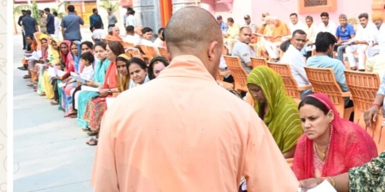 मुख्यमंत्री ने संबंधित अधिकारियों को निर्देशित किया कि जनता की समस्याओं का स्थायी समाधान निश्चित समयावधि में किया जाए। साथ ही, उनका फीडबैक भी अवश्य लिया जाए