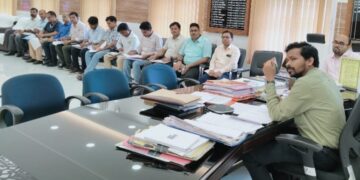 किशनगंज, बिहार -कार्यपालक पदाधिकारी नगर परिषद को निर्देश दिया गया कि जहां कार्य अतिक्रमण के कारण बाधित हैं, वहां संबंधित अतिक्रमणकर्ताओं को तत्काल नोटिस निर्गत कर अतिक्रमण हटाने की कार्रवाई सुनिश्चित की जाए…