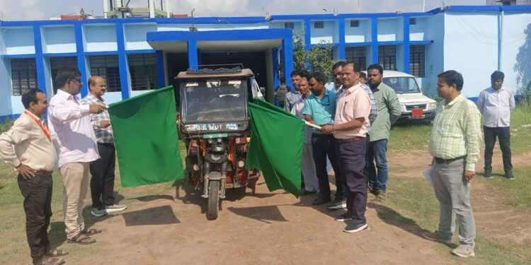 सिविल सर्जन ने कालाजार प्रचार वाहन को हरी झंडी दिखा कर किया रवाना