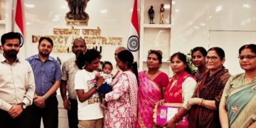 किशनगंज, बिहार -पटना, बिहार के दम्पति अमित कुमार एवं श्रीमती ललिता सिंह बेटी के बाद बेटा का भी बने दत्तक माता-पिता