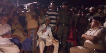 अकरथापा भू-विवाद में युवक की मौत, दर्जनों घायल — पुलिस ने रातभर मारा छापा, एक दर्जन हिरासत में