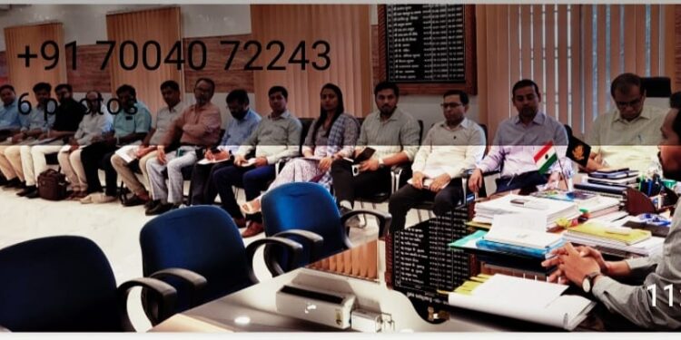 किशनगंज, बिहार -जिला पदाधिकारी ने निर्देश दिया कि कोई भी पात्र मतदाता सूची से वंचित न हो, इसका विशेष ध्यान रखा जाए। किशनगंज जिले में लगभग 12 लाख मतदाता हैं जिनके अद्यतन एवं सत्यापन की प्रक्रिया प्रगति पर है..