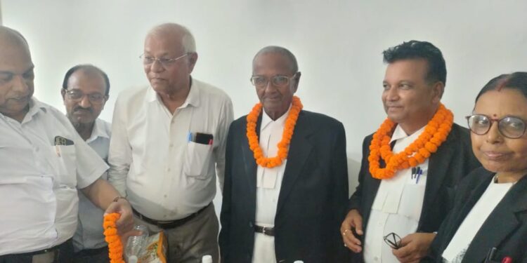 अररिया : नये पीपी रामानन्द मंडल ने पदभार ग्रहण कर न्यायलय मे न्यायिक कार्य में अपनी सहभागिता रखी