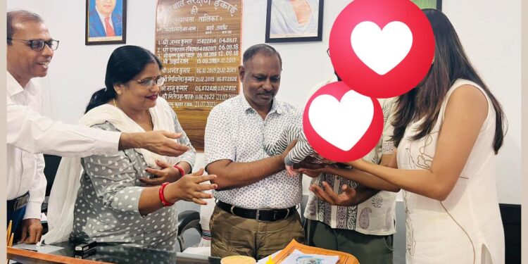 अररिया में अनाथ बालिका को मिला नया आश्रय, बेंगलुरु से आए दंपति को दत्तकग्रहण पूर्व पालन-पोषण में सौंपा गया