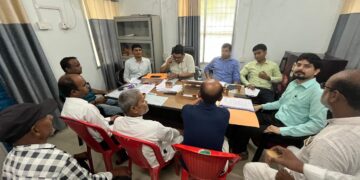 अररिया – मतदान केंद्रों के युक्तिकरण और विशेष पुनरीक्षण को लेकर जिला निर्वाचन कार्यालय में हुई अहम बैठक