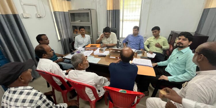 अररिया – मतदान केंद्रों के युक्तिकरण और विशेष पुनरीक्षण को लेकर जिला निर्वाचन कार्यालय में हुई अहम बैठक