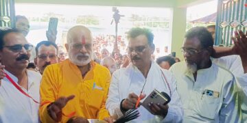 अररिया में पूर्व विधायक जाकिर हुसैन ने राहुल गांधी के जन्मदिन पर केक काटकर, नए आवास और कार्यालय का किया भव्य उद्घाटन। 