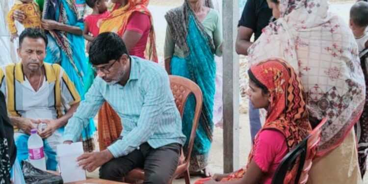 किशनगंज, बिहार -अगर आपने अभी तक अपना आयुष्मान कार्ड नहीं बनवाया है, तो निकटतम शिविर में जाकर पांच लाख रुपये मूल्य का मुफ्त स्वास्थ्य बीमा की योजना आयुष्मान कार्ड बनवाएं…