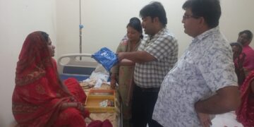 जच्चा-बच्चा की समुचित देखभाल के लिये प्रसूताओं को दिया जच्चा-बच्चा किट