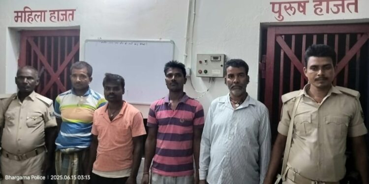 चार फरार वारंटी चढ़े पुलिस के हत्थे, भेजा गया अररिया जेल